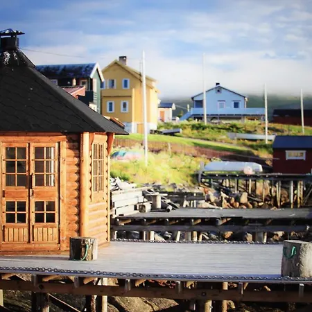 With Jacuzzi&seaview * Gjesvær